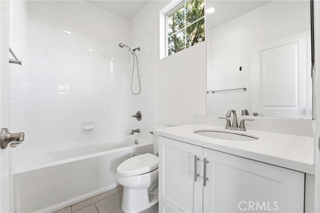 217 Compass, Irvine, CA 92618