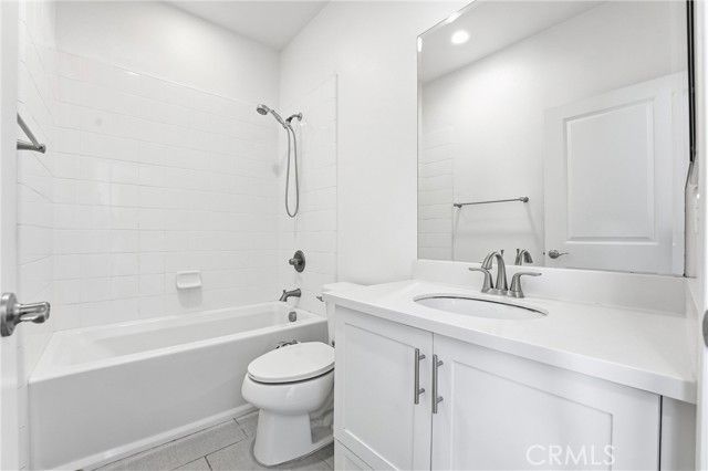 217 Compass, Irvine, CA 92618