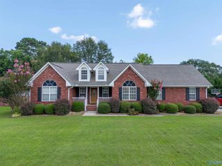 82 Drury Lane, Albertville, AL 35950