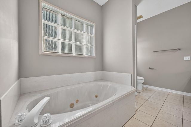 9641 Leeward Way, Navarre, FL 32566