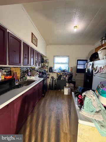 33 W SPRUCE ST, Mahanoy City, PA 17948