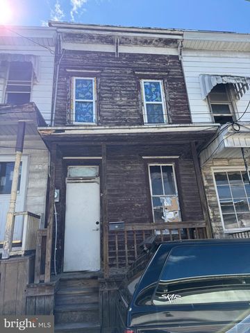 33 W SPRUCE ST, Mahanoy City, PA 17948
