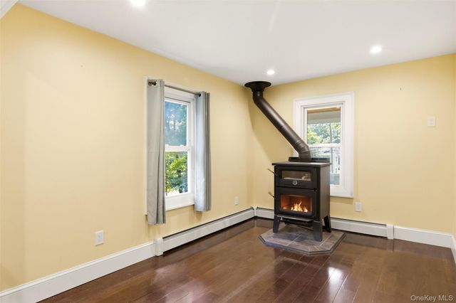 69 Ridgeway Avenue, East Setauket, NY 11733