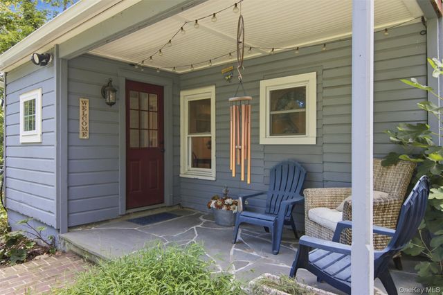 69 Ridgeway Avenue, East Setauket, NY 11733