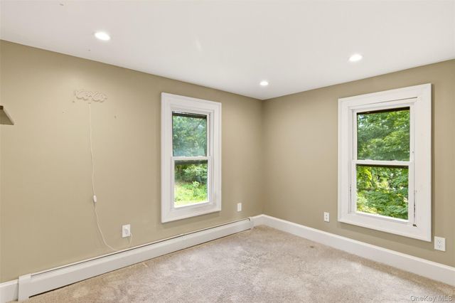 69 Ridgeway Avenue, East Setauket, NY 11733