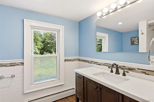 69 Ridgeway Avenue, East Setauket, NY 11733