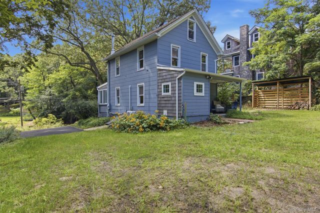69 Ridgeway Avenue, East Setauket, NY 11733