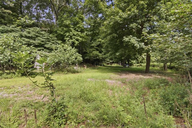 69 Ridgeway Avenue, East Setauket, NY 11733