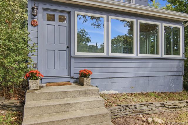 69 Ridgeway Avenue, East Setauket, NY 11733