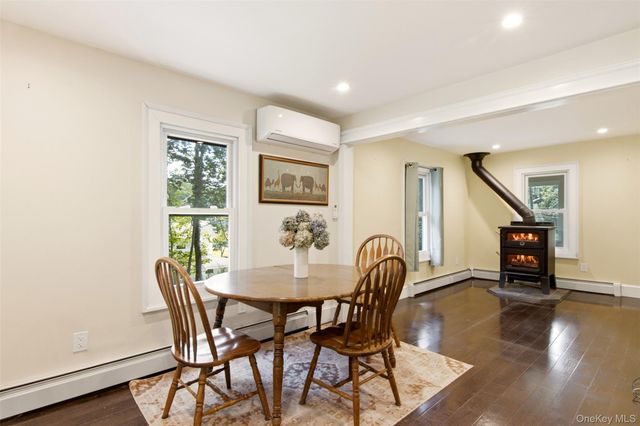 69 Ridgeway Avenue, East Setauket, NY 11733