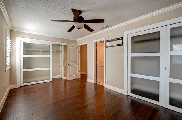 1926 Augusta Drive 18, Houston, TX 77057