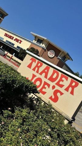 1926 Augusta Drive 18, Houston, TX 77057