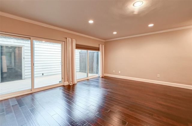 1926 Augusta Drive 18, Houston, TX 77057