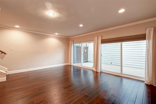 1926 Augusta Drive 18, Houston, TX 77057