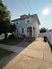 47 Franklin Street, Franklin Square, NY 11010