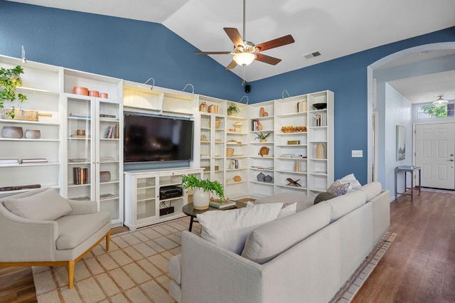 4313 Saint Jones Ct, Elk Grove, CA 95758