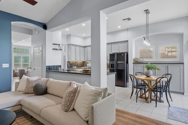4313 Saint Jones Ct, Elk Grove, CA 95758
