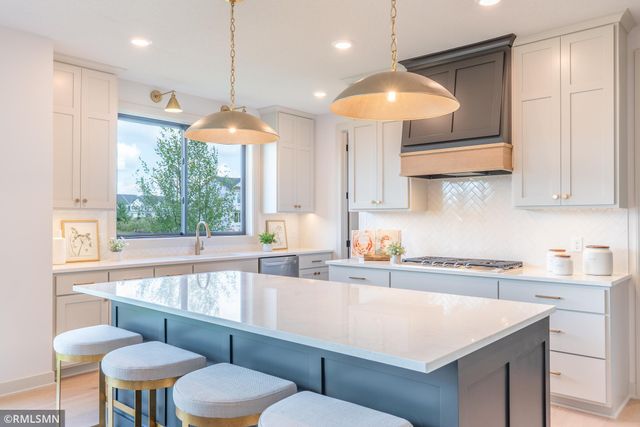 5058 Airlake Draw, Woodbury, MN 55129