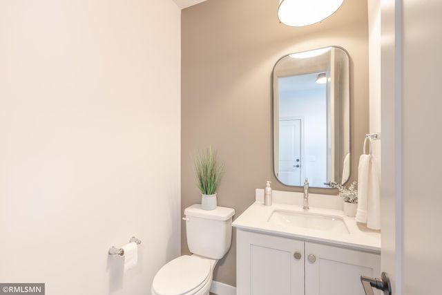 5058 Airlake Draw, Woodbury, MN 55129