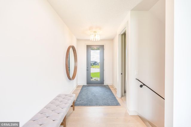 5058 Airlake Draw, Woodbury, MN 55129