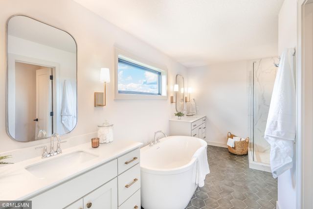 5058 Airlake Draw, Woodbury, MN 55129