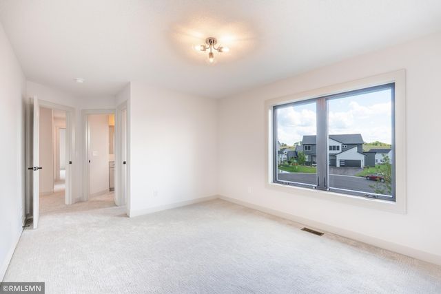 5058 Airlake Draw, Woodbury, MN 55129