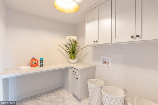 5058 Airlake Draw, Woodbury, MN 55129