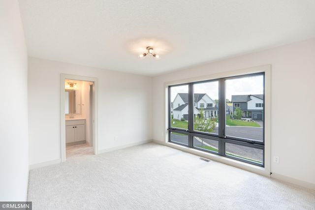 5058 Airlake Draw, Woodbury, MN 55129