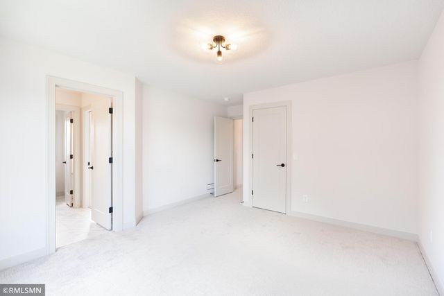 5058 Airlake Draw, Woodbury, MN 55129