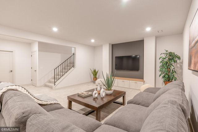 5058 Airlake Draw, Woodbury, MN 55129