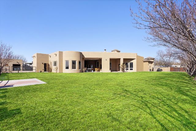 34 Haciendas Del Valle, Peralta, NM 87042