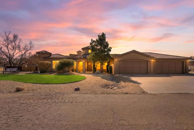 34 Haciendas Del Valle, Peralta, NM 87042