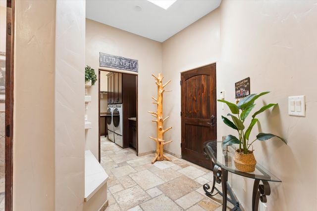 34 Haciendas Del Valle, Peralta, NM 87042