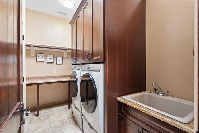 34 Haciendas Del Valle, Peralta, NM 87042