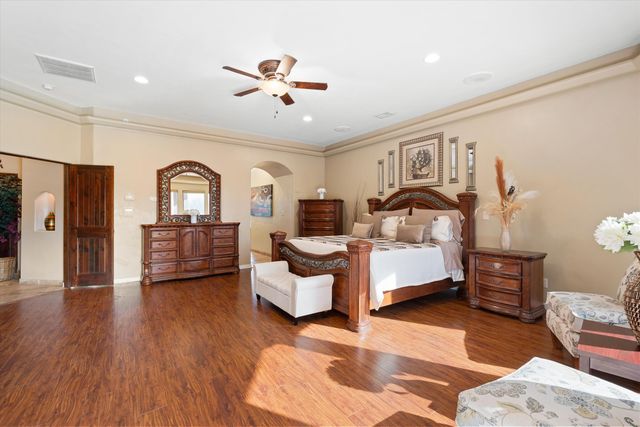 34 Haciendas Del Valle, Peralta, NM 87042