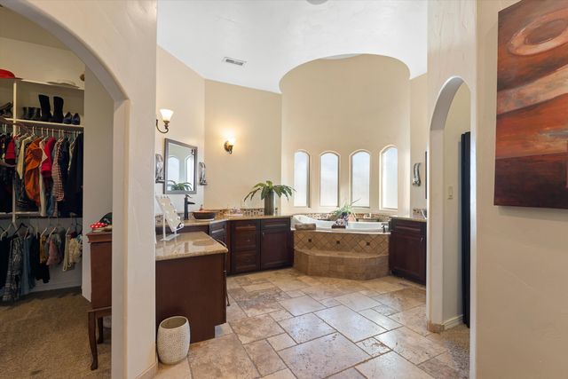 34 Haciendas Del Valle, Peralta, NM 87042