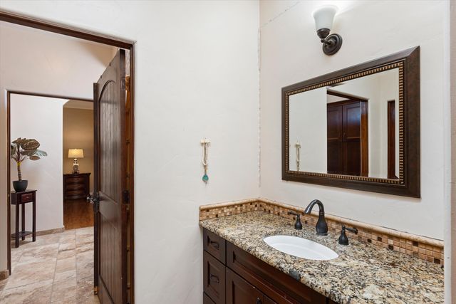 34 Haciendas Del Valle, Peralta, NM 87042