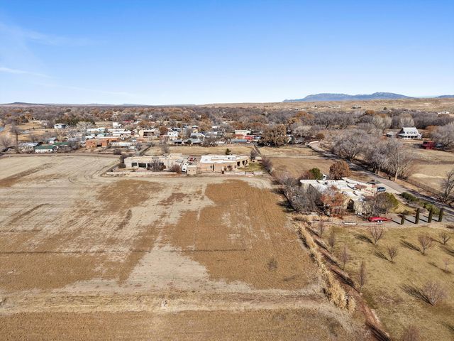 34 Haciendas Del Valle, Peralta, NM 87042