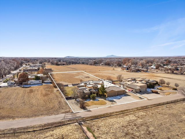 34 Haciendas Del Valle, Peralta, NM 87042