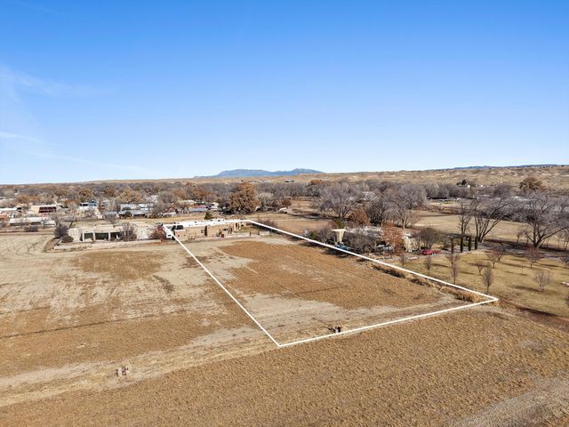 34 Haciendas Del Valle, Peralta, NM 87042