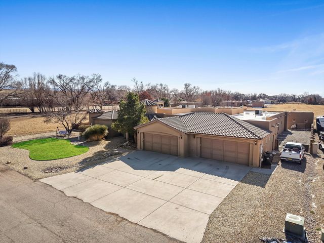 34 Haciendas Del Valle, Peralta, NM 87042