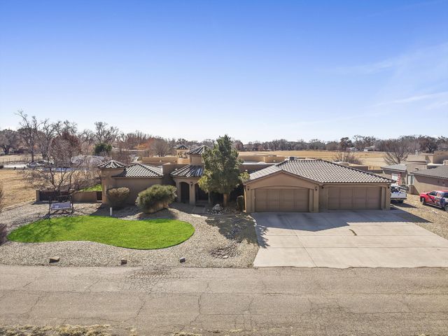 34 Haciendas Del Valle, Peralta, NM 87042