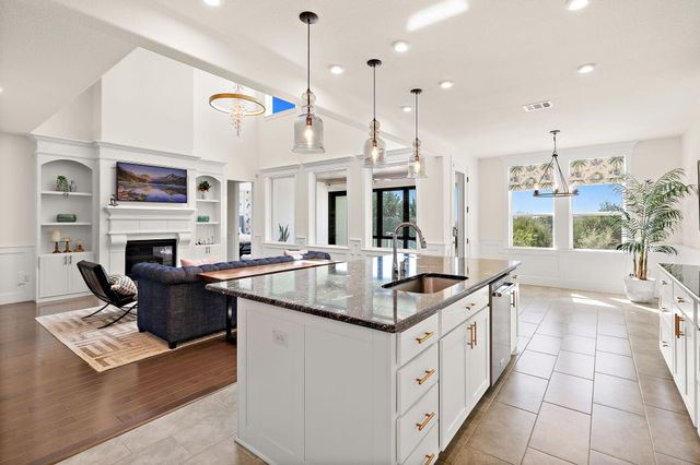 218 Encanto PL, Austin, TX 78737