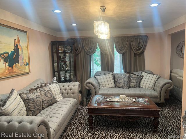 33569 Breckenridge Drive Sw, Sterling Heights, MI 48310