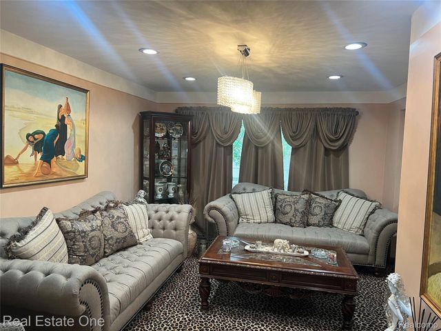 33569 Breckenridge Drive Sw, Sterling Heights, MI 48310