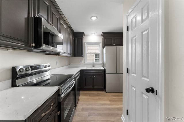 1004 Brookwood Glen Ln, Glen Allen, VA 23060