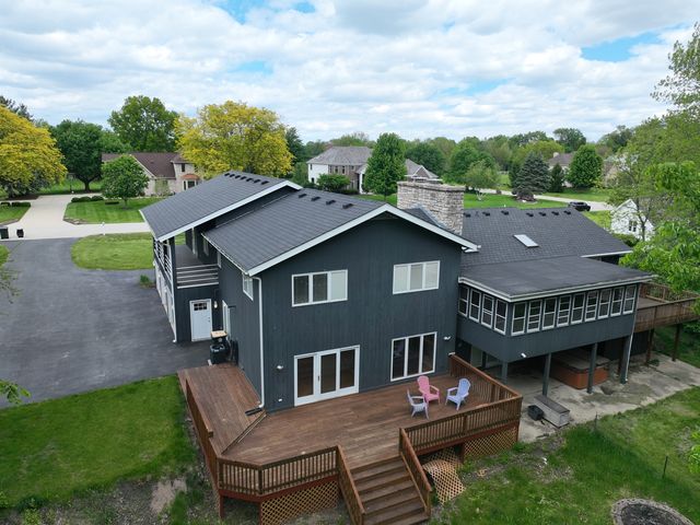 71 Oak Creek Drive, Yorkville, IL 60560