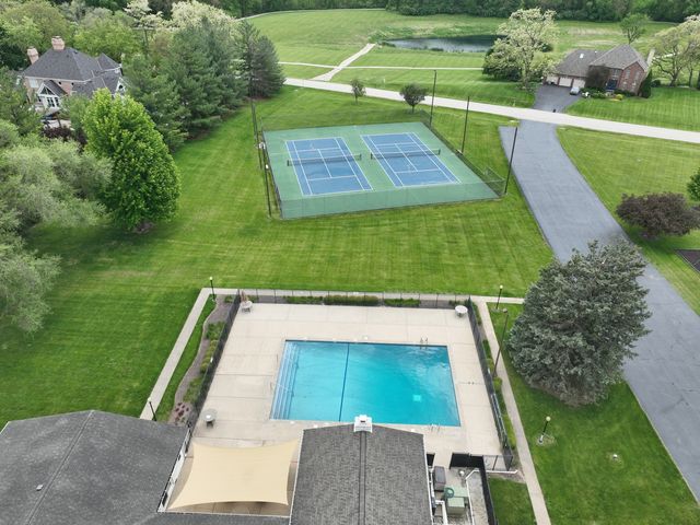 71 Oak Creek Drive, Yorkville, IL 60560
