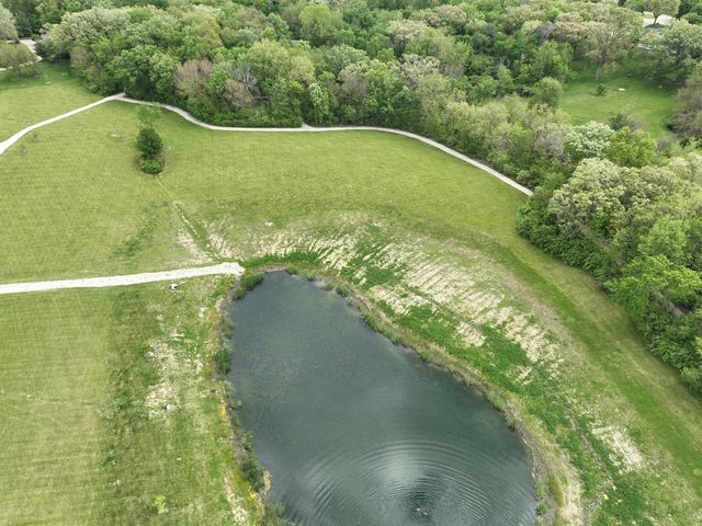 71 Oak Creek Drive, Yorkville, IL 60560