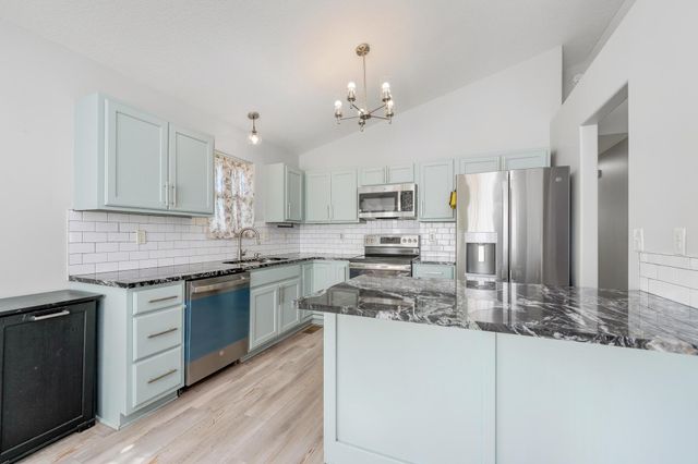 3227 S Blue Lake Ct, Wichita, KS 67215